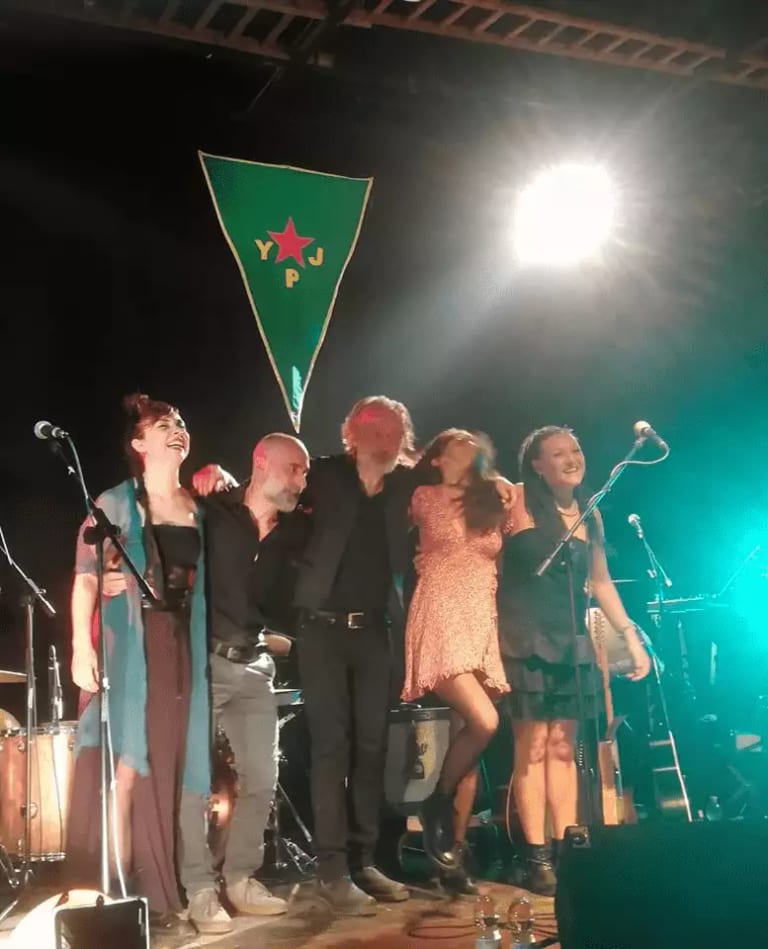 La Cummeddia live di Cesare Basile e i Caminanti