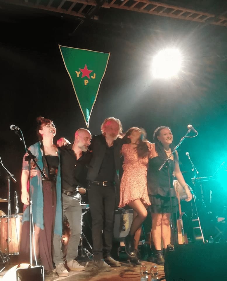 La Cummeddia live di Cesare Basile e i Caminanti